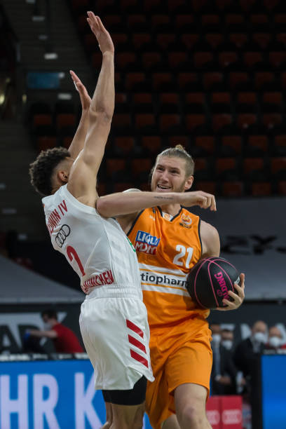 都充满着张 都充满着张