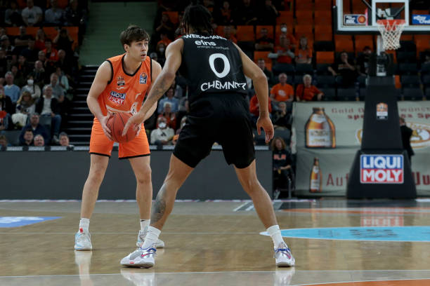 体育青岛中 体育青岛中